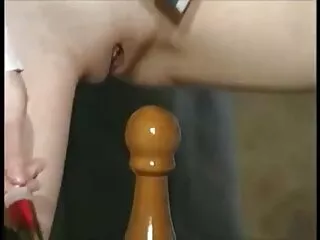 Teeny hatalmas mellekkel élvezi egy jó dugás a párkapcsolatot kopasz férfival